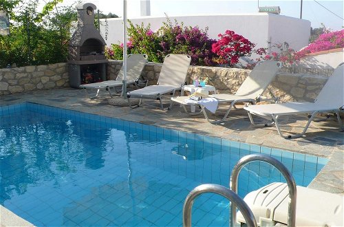 Photo 17 - Stylish Villa in Loutra with Private Pool & Garden near Sea Beach