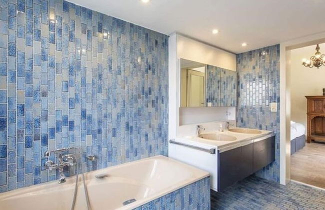 Luxurious Holiday Home in Érezée with Hot Tub - Foto 14