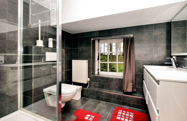 Luxurious Holiday Home in Érezée with Hot Tub - Foto 13