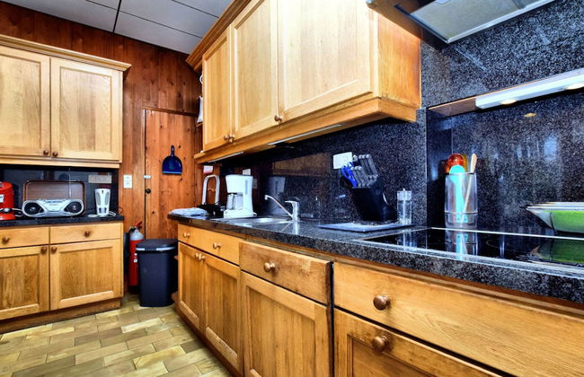 Luxurious Holiday Home in Érezée with Hot Tub - Foto 8