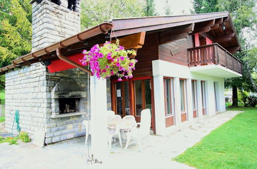 Photo 18 - Spacious Chalet near Forest