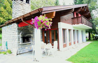 Foto 1 - Spacious Chalet near Forest