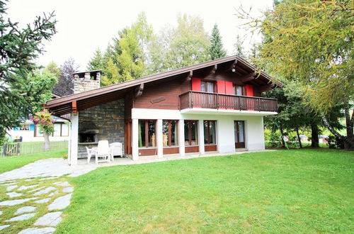 Photo 20 - Spacious Chalet near Forest