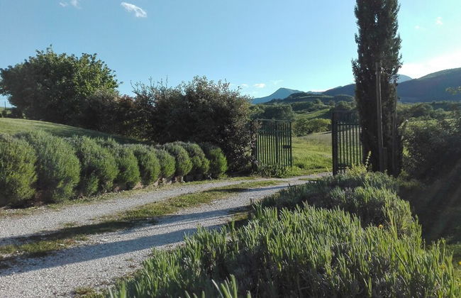 Hillside Villa With Swimming Pool and Jacuzzi - Frasassi Caves - Foto 32