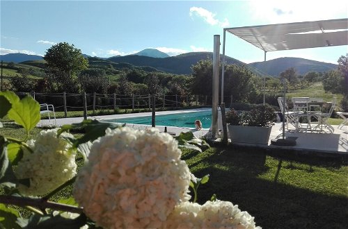 Foto 15 - Hillside Villa With Swimming Pool and Jacuzzi - Frasassi Caves