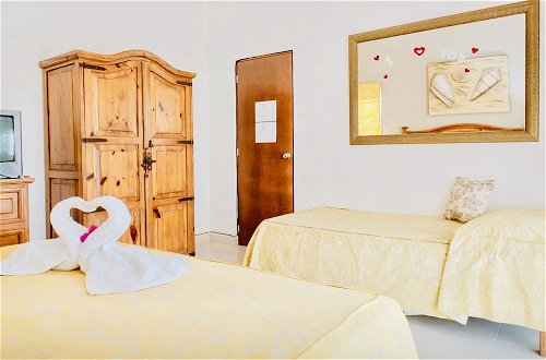 Foto 4 - Room in B&B - Deluxe Comfort Balcony Room With Swimming Pool Air Conditioning and Parking