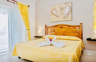 Foto 1 - Room in B&B - Deluxe Comfort Balcony Room With Swimming Pool Air Conditioning and Parking