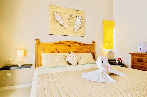 Foto 5 - Room in B&B - Deluxe Comfort Balcony Room With Swimming Pool Air Conditioning and Parking