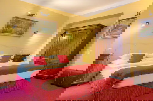 Photo 3 - Small Luxury Palace Residence