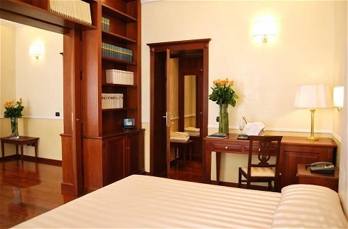Photo 10 - Ludovisi Luxury Rooms