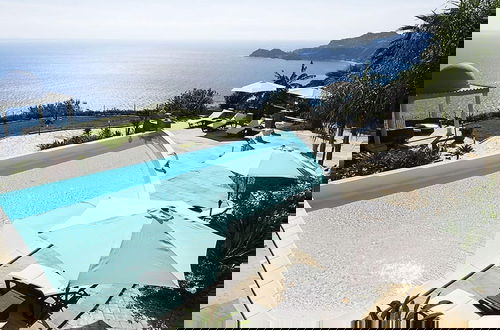 Foto 1 - Exclusive Villa With Panoramic Swimming Pool and Hot Tub, Near the Sea