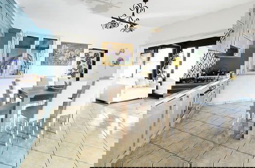 Foto 7 - Exclusive Villa With Panoramic Swimming Pool and Hot Tub, Near the Sea