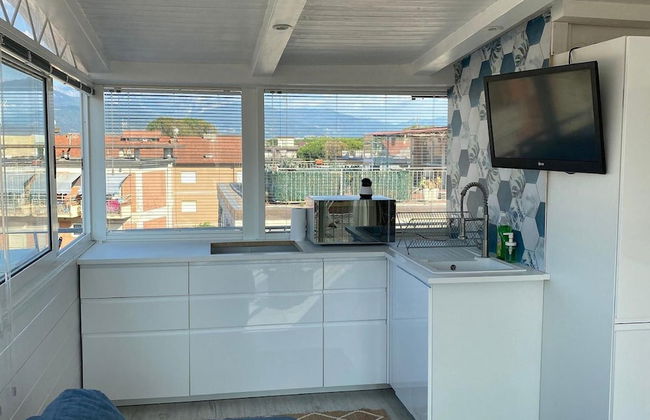 Cosy Apartment With Terrace View in Sarzana, Italy - Foto 13
