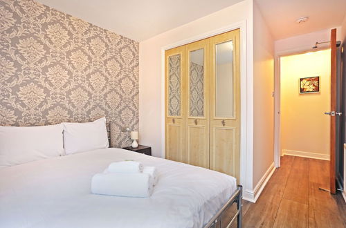 Photo 9 - Apartment Near The Royal Mile With Parking