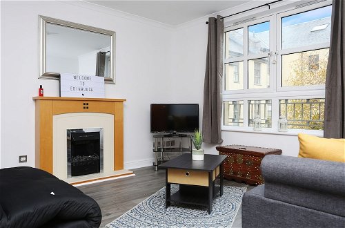Photo 17 - Apartment Near The Royal Mile With Parking