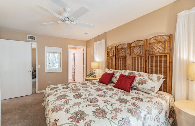 ​Near Theme Parks! 4 BR's, Sleeps 10! Gorgeous Home, Pool, Patio! - Foto 14