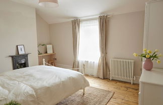 Foto 2 - Chic Top Floor Apartment in the Heart of Westbourne Arcade