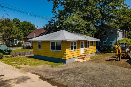 Photo 23 - Cozy Beach Cottage