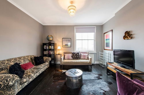 Photo 19 - Bright, Stylish 3bed Flat in West Hampstead