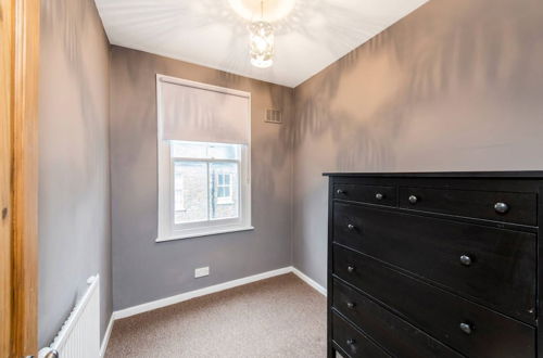 Photo 6 - Bright, Stylish 3bed Flat in West Hampstead