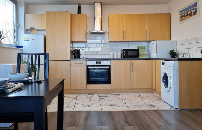 2 bedroom Central Flat with Parking - Foto 6