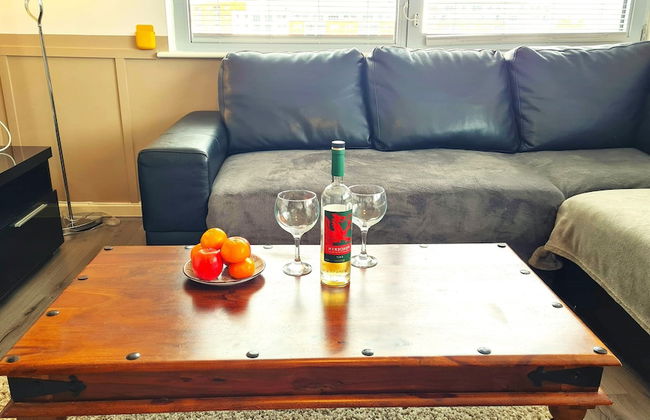 2 bedroom Central Flat with Parking - Foto 9