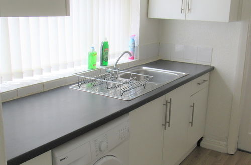 Photo 10 - Spacious Flat Fenham