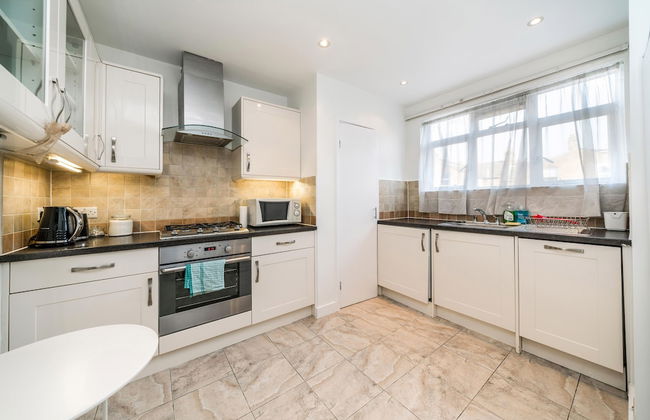 2 Bedroom Flat in Heart of Battersea near Station - Foto 12