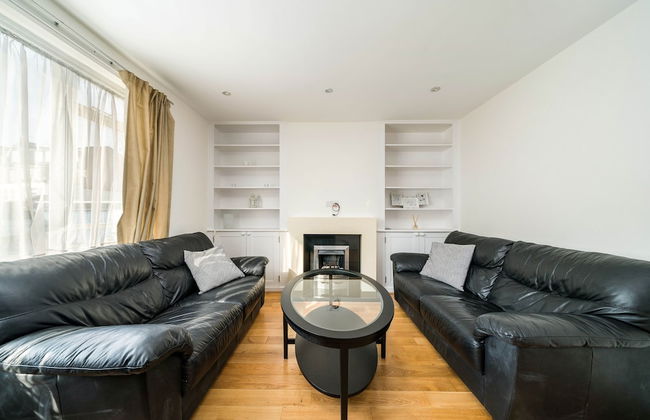 2 Bedroom Flat in Heart of Battersea near Station - Foto 1