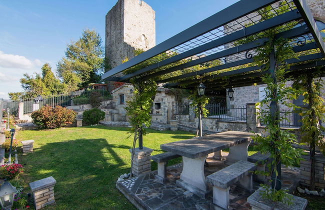 Romantic Medieval Escape - Photo 10
