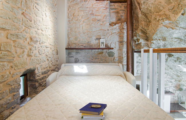 Romantic Medieval Escape - Photo 4