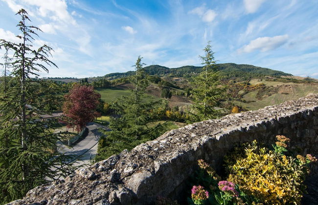 Romantic Medieval Escape - Photo 36