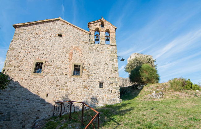 Romantic Medieval Escape - Photo 27