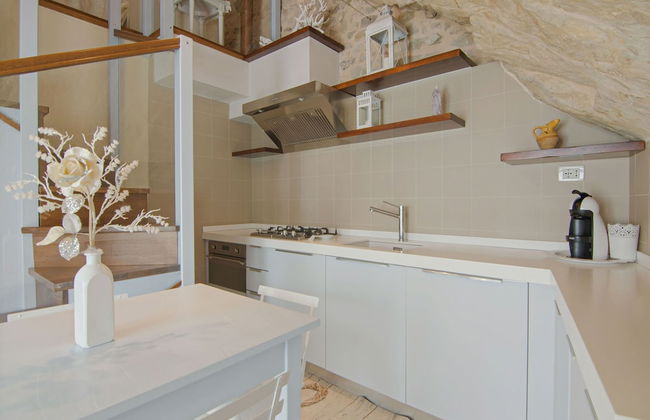 Romantic Medieval Escape - Photo 6