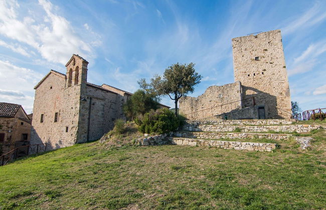 Romantic Medieval Escape - Photo 38