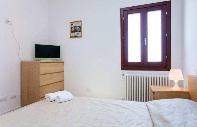 Prince Apartments - Photo 11