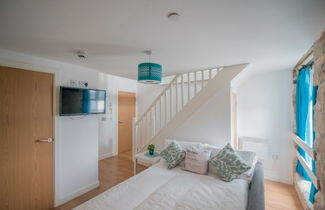 Photo 3 - Kirkstall Bridge Apartments - 23