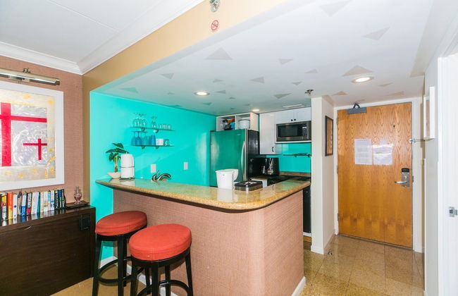 Ilikai Tower 1 Bedroom City View Condos with Private Lanai & Free Wifi! - Foto 17