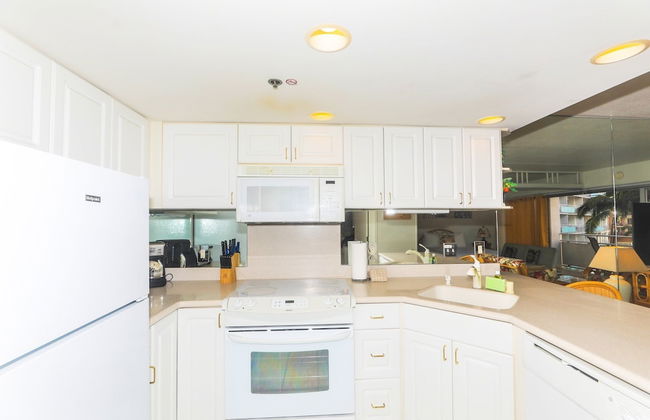 Ilikai Tower 1 Bedroom City View Condos with Private Lanai & Free Wifi! - Foto 20