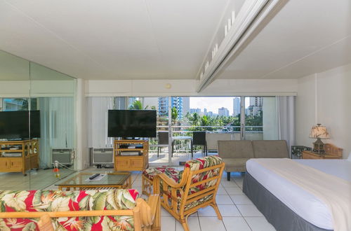 Photo 10 - Ilikai Tower 1 Bedroom City View Condos with Private Lanai & Free Wifi