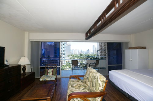 Photo 5 - Ilikai Tower 1 Bedroom City View Condos with Private Lanai & Free Wifi