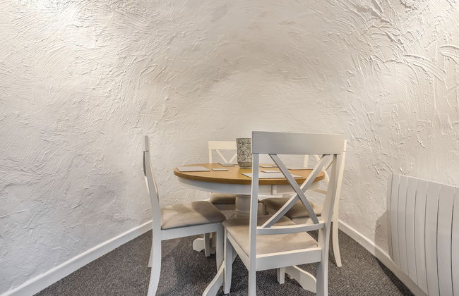 Cottage - Sleeps 6 - Pet Friendly - Patio - Foto 4