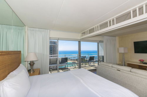 Photo 12 - Ilikai Tower One Bedroom Lagoon View Waikiki Condos With Lanai & Free Wifi