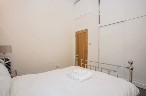 Photo 4 - Cozy 1 Bedroom Apartment near Harrods, Knightsbridge