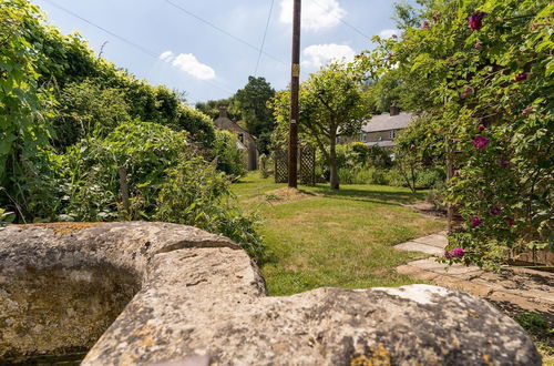 Photo 36 - Stunning 2-bed Cottage in Fordwells