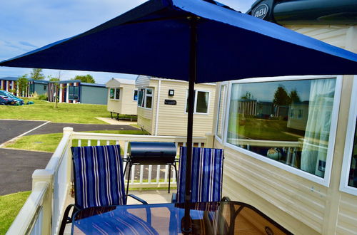 Photo 19 - Tattershall Lakes Luxury Caravan With Hot tub