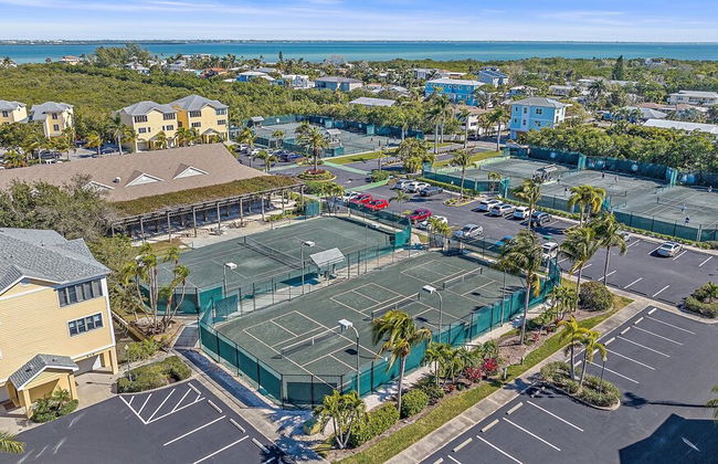 Surf And Turf At Cedars East 2 Bedroom Townhouse by RedAwning - Foto 53
