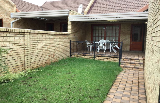 Cozy 2BR 2BR Townhouse Netflix Private Parking Great Location! - Foto 7
