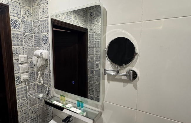 ROSELAND UMLUJ HOTEL - Photo 38
