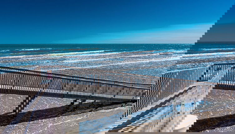 Photo 1 - Easy Beach Access Charming Beachside Condo